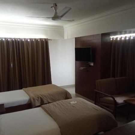 Hotel Apex Ahmedabad Esterno foto