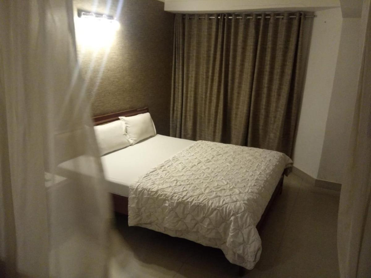 Hotel Apex Ahmedabad Esterno foto