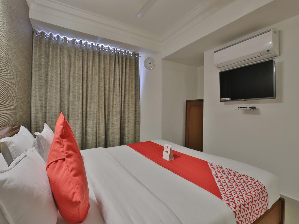 Hotel Apex Ahmedabad Esterno foto